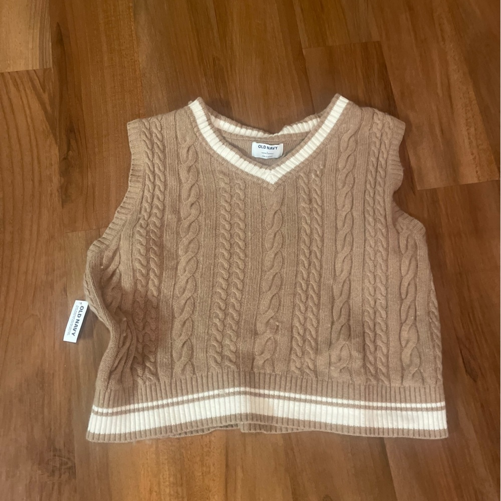 New with tags! Old Navy Beige White Sweater Vest